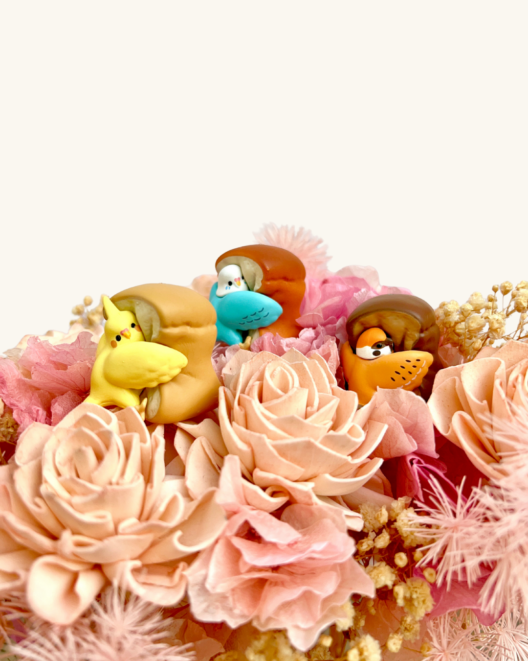 Mugyuttori Bird Hugging Bread Series